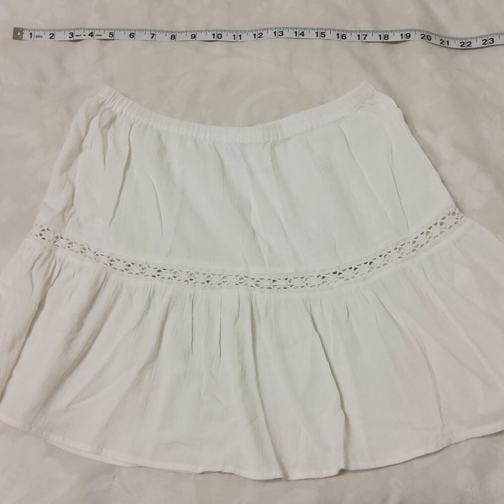 White Cotton Tiered Mini Skirt Crochet Lace Trim Ruffle Boho Cottagecore - Picture 3 of 11